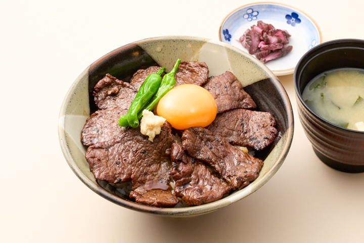 秩父ジビエ鹿炙り丼