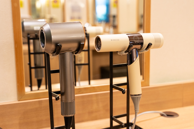 高機能ドライヤー（Dyson・ KINUJO、女性更衣室のみ）