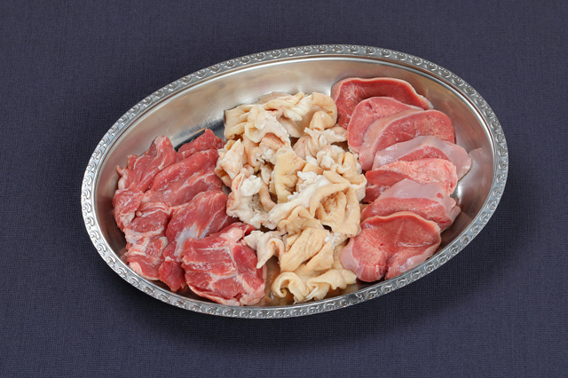 ホルモンセット(カシラ・シロ・タン)920円
