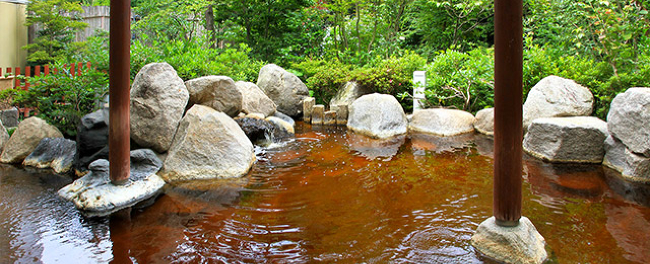 Open-air rock bath